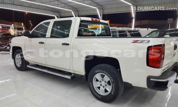 Acheter Import Voiture Chevrolet Silverado Blanc à Import - Dubai, Eua Acheter Import Voiture Chevrolet Silverado Blanc à Import - Dubai, Eua