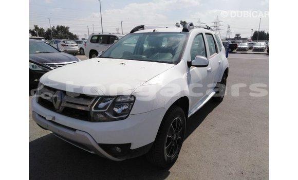 Acheter Import Voiture Renault Duster Blanc à Import - Dubai, Eua Acheter Import Voiture Renault Duster Blanc à Import - Dubai, Eua