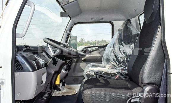 Acheter Import Voiture Mitsubishi Carisma Blanc à Import - Dubai, Eua Acheter Import Voiture Mitsubishi Carisma Blanc à Import - Dubai, Eua