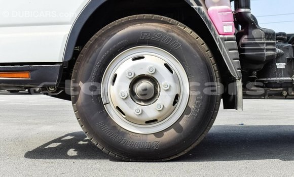 Acheter Import Voiture Mitsubishi Carisma Blanc à Import - Dubai, Eua Acheter Import Voiture Mitsubishi Carisma Blanc à Import - Dubai, Eua