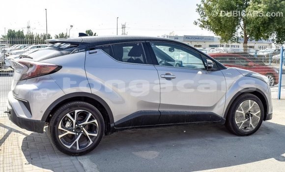Acheter Import Voiture Toyota C-HR Autre à Import - Dubai, Eua Acheter Import Voiture Toyota C-HR Autre à Import - Dubai, Eua