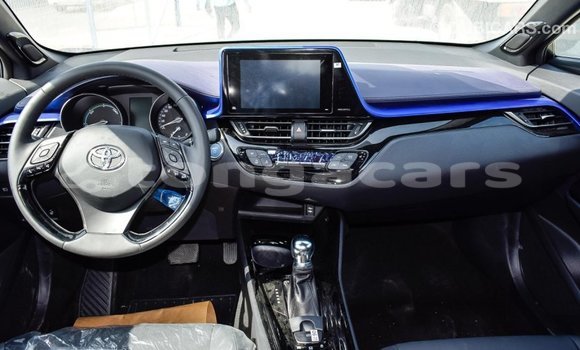 Acheter Import Voiture Toyota C-HR Autre à Import - Dubai, Eua Acheter Import Voiture Toyota C-HR Autre à Import - Dubai, Eua