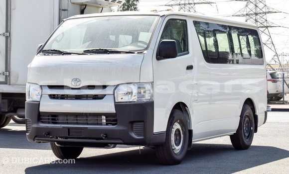 Acheter Import Voiture Toyota Hiace Blanc à Import - Dubai, Eua Acheter Import Voiture Toyota Hiace Blanc à Import - Dubai, Eua