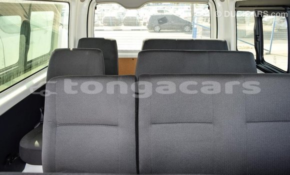 Acheter Import Voiture Toyota Hiace Blanc à Import - Dubai, Eua Acheter Import Voiture Toyota Hiace Blanc à Import - Dubai, Eua