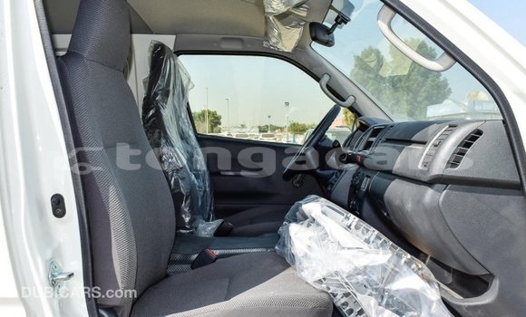 Acheter Import Voiture Toyota Hiace Blanc à Import - Dubai, Eua Acheter Import Voiture Toyota Hiace Blanc à Import - Dubai, Eua