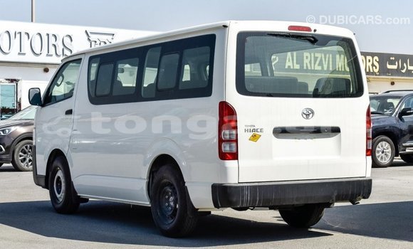 Acheter Import Voiture Toyota Hiace Blanc à Import - Dubai, Eua Acheter Import Voiture Toyota Hiace Blanc à Import - Dubai, Eua