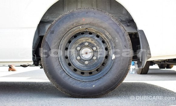 Acheter Import Voiture Toyota Hiace Blanc à Import - Dubai, Eua Acheter Import Voiture Toyota Hiace Blanc à Import - Dubai, Eua