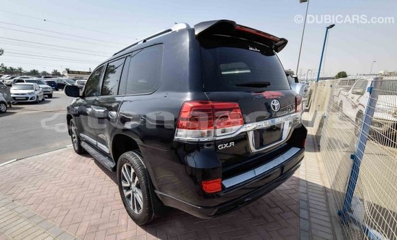 Acheter Import Voiture Toyota Land Cruiser Noir à Import - Dubai, Eua Acheter Import Voiture Toyota Land Cruiser Noir à Import - Dubai, Eua