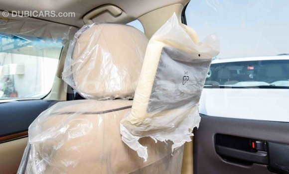 Acheter Import Voiture Toyota Land Cruiser Blanc à Import - Dubai, Eua Acheter Import Voiture Toyota Land Cruiser Blanc à Import - Dubai, Eua