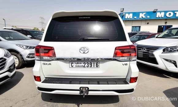 Acheter Import Voiture Toyota Land Cruiser Blanc à Import - Dubai, Eua Acheter Import Voiture Toyota Land Cruiser Blanc à Import - Dubai, Eua