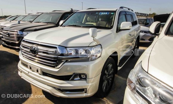 Acheter Import Voiture Toyota Land Cruiser Blanc à Import - Dubai, Eua Acheter Import Voiture Toyota Land Cruiser Blanc à Import - Dubai, Eua