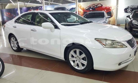 Acheter Import Voiture Lexus ES Blanc à Import - Dubai, Eua Acheter Import Voiture Lexus ES Blanc à Import - Dubai, Eua
