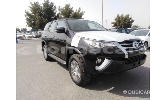 Acheter Import Voiture Toyota Fortuner Noir à Import - Dubai, Eua Acheter Import Voiture Toyota Fortuner Noir à Import - Dubai, Eua
