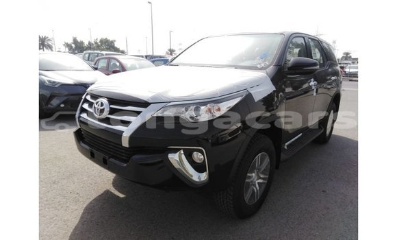 Acheter Import Voiture Toyota Fortuner Noir à Import - Dubai, Eua Acheter Import Voiture Toyota Fortuner Noir à Import - Dubai, Eua