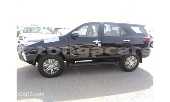 Acheter Import Voiture Toyota Fortuner Noir à Import - Dubai, Eua Acheter Import Voiture Toyota Fortuner Noir à Import - Dubai, Eua