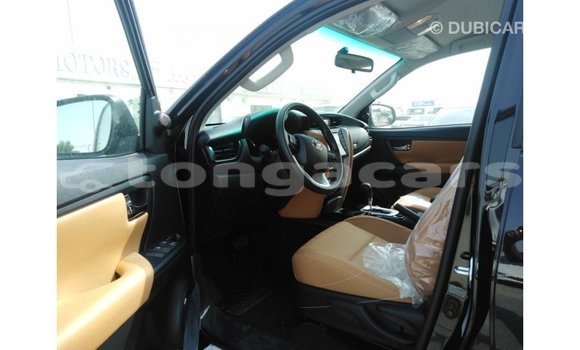 Acheter Import Voiture Toyota Fortuner Noir à Import - Dubai, Eua Acheter Import Voiture Toyota Fortuner Noir à Import - Dubai, Eua