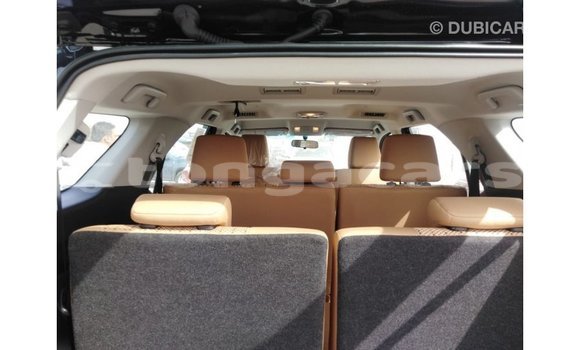 Acheter Import Voiture Toyota Fortuner Noir à Import - Dubai, Eua Acheter Import Voiture Toyota Fortuner Noir à Import - Dubai, Eua