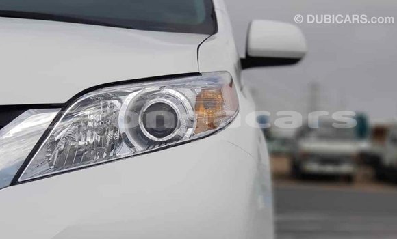 Buy Import Toyota Sienna White Car in Import - Dubai in Eua Buy Import Toyota Sienna White Car in Import - Dubai in Eua
