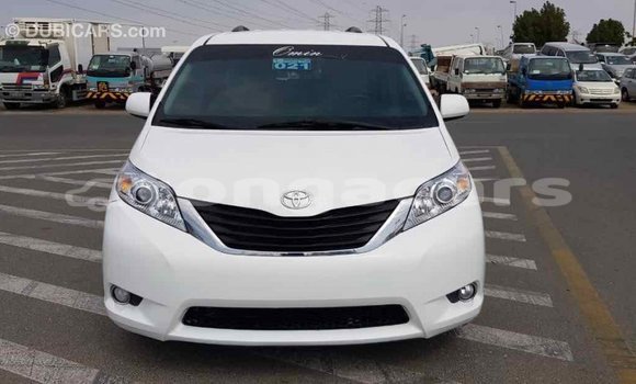 Buy Import Toyota Sienna White Car in Import - Dubai in Eua Buy Import Toyota Sienna White Car in Import - Dubai in Eua