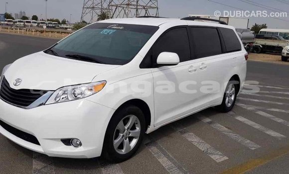 Buy Import Toyota Sienna White Car in Import - Dubai in Eua Buy Import Toyota Sienna White Car in Import - Dubai in Eua