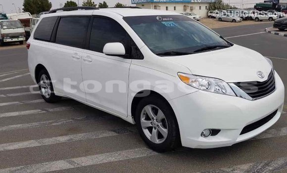 Buy Import Toyota Sienna White Car in Import - Dubai in Eua Buy Import Toyota Sienna White Car in Import - Dubai in Eua