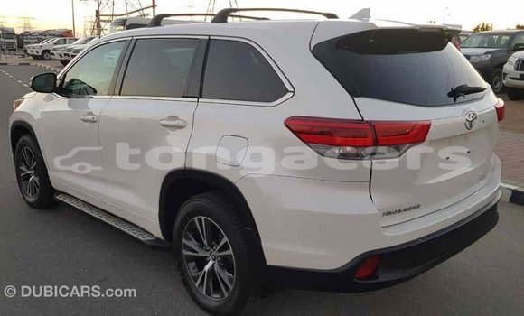 Acheter Import Voiture Toyota Highlander Blanc à Import - Dubai, Eua Acheter Import Voiture Toyota Highlander Blanc à Import - Dubai, Eua