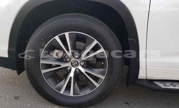 Acheter Import Voiture Toyota Highlander Blanc à Import - Dubai, Eua Acheter Import Voiture Toyota Highlander Blanc à Import - Dubai, Eua