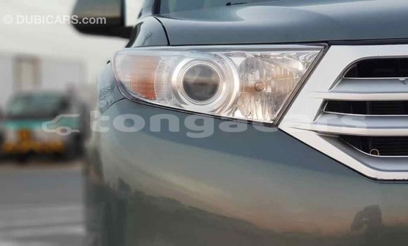 Buy Import Toyota Highlander Green Car in Import - Dubai in Eua Buy Import Toyota Highlander Green Car in Import - Dubai in Eua