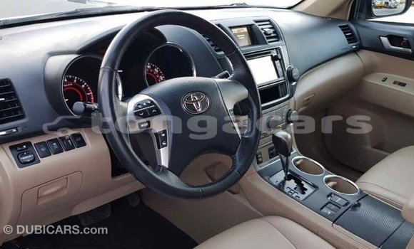 Buy Import Toyota Highlander Green Car in Import - Dubai in Eua Buy Import Toyota Highlander Green Car in Import - Dubai in Eua