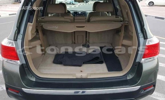 Buy Import Toyota Highlander Green Car in Import - Dubai in Eua Buy Import Toyota Highlander Green Car in Import - Dubai in Eua