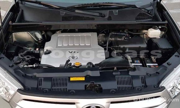 Buy Import Toyota Highlander Green Car in Import - Dubai in Eua Buy Import Toyota Highlander Green Car in Import - Dubai in Eua