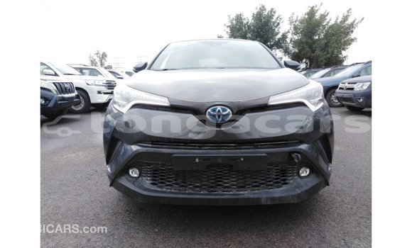 Acheter Import Voiture Toyota C-HR Autre à Import - Dubai, Eua Acheter Import Voiture Toyota C-HR Autre à Import - Dubai, Eua