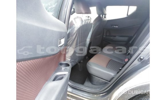 Acheter Import Voiture Toyota C-HR Autre à Import - Dubai, Eua Acheter Import Voiture Toyota C-HR Autre à Import - Dubai, Eua