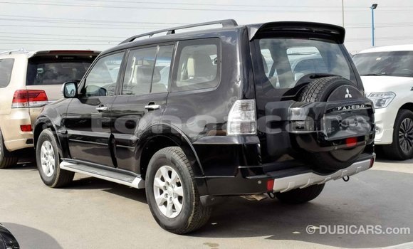 Acheter Import Voiture Mitsubishi Pajero Noir à Import - Dubai, Eua Acheter Import Voiture Mitsubishi Pajero Noir à Import - Dubai, Eua