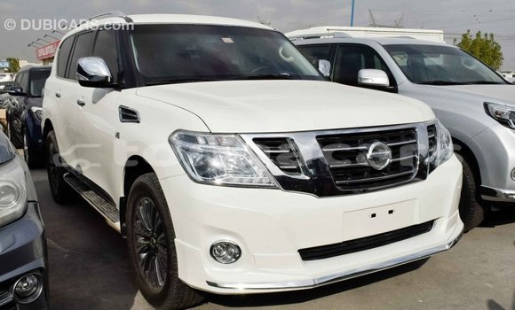 Acheter Import Voiture Nissan Patrol Blanc à Import - Dubai, Eua Acheter Import Voiture Nissan Patrol Blanc à Import - Dubai, Eua