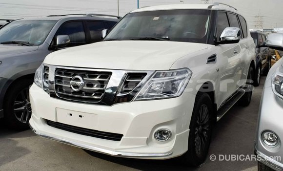 Acheter Import Voiture Nissan Patrol Blanc à Import - Dubai, Eua Acheter Import Voiture Nissan Patrol Blanc à Import - Dubai, Eua