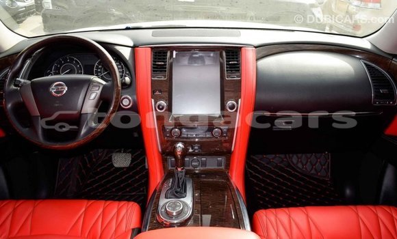 Acheter Import Voiture Nissan Patrol Blanc à Import - Dubai, Eua Acheter Import Voiture Nissan Patrol Blanc à Import - Dubai, Eua