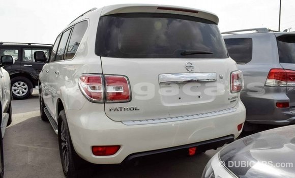 Acheter Import Voiture Nissan Patrol Blanc à Import - Dubai, Eua Acheter Import Voiture Nissan Patrol Blanc à Import - Dubai, Eua