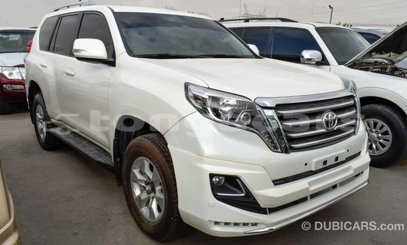 Acheter Import Voiture Toyota Prado Blanc à Import - Dubai, Eua Acheter Import Voiture Toyota Prado Blanc à Import - Dubai, Eua