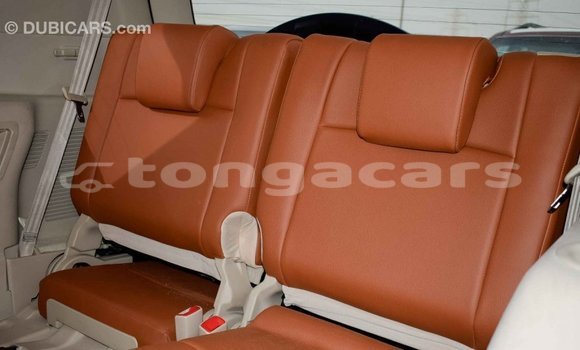 Acheter Import Voiture Toyota Prado Blanc à Import - Dubai, Eua Acheter Import Voiture Toyota Prado Blanc à Import - Dubai, Eua