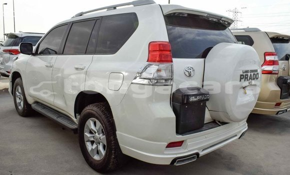 Acheter Import Voiture Toyota Prado Blanc à Import - Dubai, Eua Acheter Import Voiture Toyota Prado Blanc à Import - Dubai, Eua