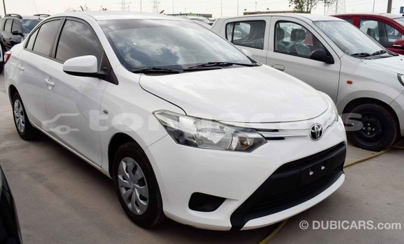 Acheter Import Voiture Toyota Yaris Blanc à Import - Dubai, Eua Acheter Import Voiture Toyota Yaris Blanc à Import - Dubai, Eua