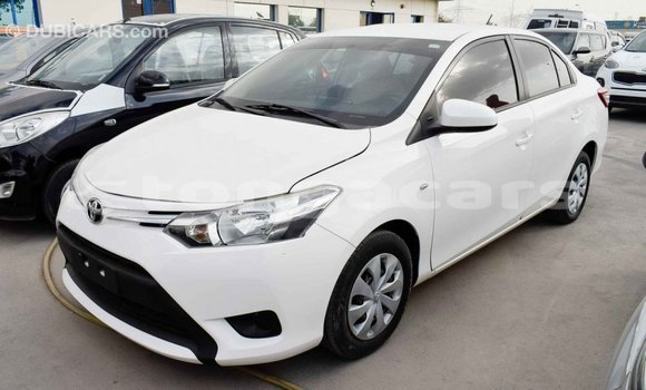 Acheter Import Voiture Toyota Yaris Blanc à Import - Dubai, Eua Acheter Import Voiture Toyota Yaris Blanc à Import - Dubai, Eua