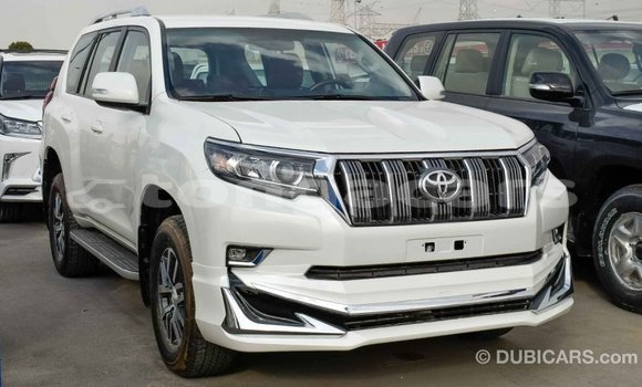 Acheter Import Voiture Toyota Prado Blanc à Import - Dubai, Eua Acheter Import Voiture Toyota Prado Blanc à Import - Dubai, Eua