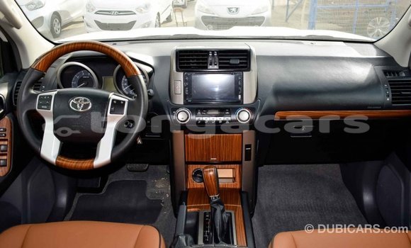 Acheter Import Voiture Toyota Prado Blanc à Import - Dubai, Eua Acheter Import Voiture Toyota Prado Blanc à Import - Dubai, Eua