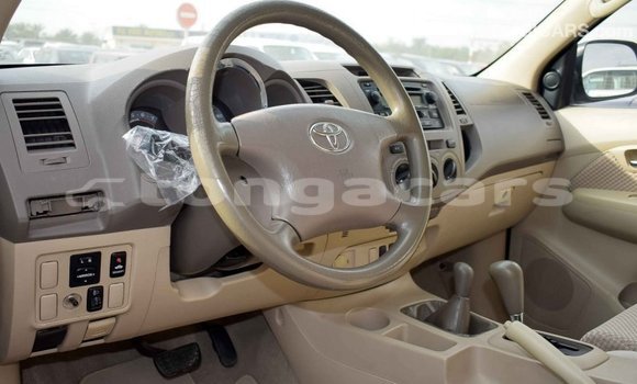Acheter Import Voiture Toyota Fortuner Blanc à Import - Dubai, Eua Acheter Import Voiture Toyota Fortuner Blanc à Import - Dubai, Eua