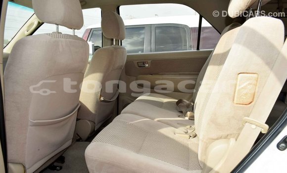 Acheter Import Voiture Toyota Fortuner Blanc à Import - Dubai, Eua Acheter Import Voiture Toyota Fortuner Blanc à Import - Dubai, Eua