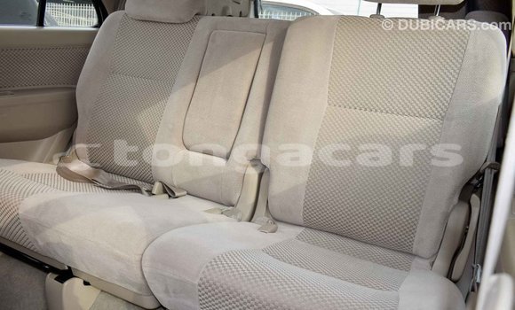 Acheter Import Voiture Toyota Fortuner Blanc à Import - Dubai, Eua Acheter Import Voiture Toyota Fortuner Blanc à Import - Dubai, Eua