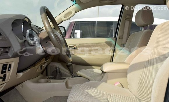 Acheter Import Voiture Toyota Fortuner Blanc à Import - Dubai, Eua Acheter Import Voiture Toyota Fortuner Blanc à Import - Dubai, Eua