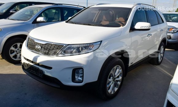 Acheter Import Voiture Kia Sorento Blanc à Import - Dubai, Eua Acheter Import Voiture Kia Sorento Blanc à Import - Dubai, Eua